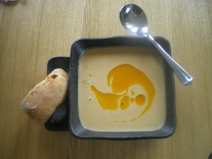 Lamb shank, pumpkin soup, bread, mayo 035